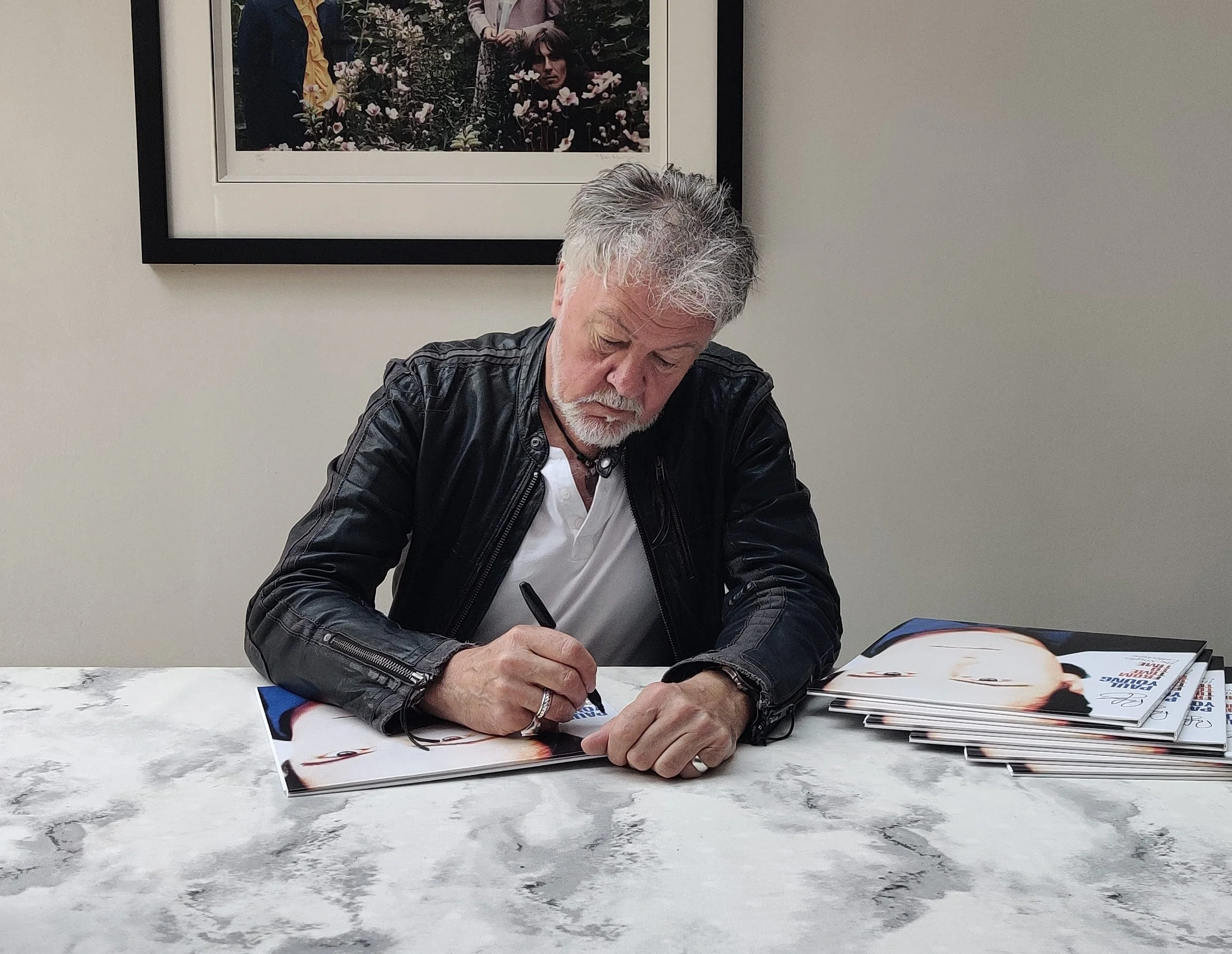Paul Young / From Time to Time: The Singles Collection 2LP blue vinyl SIGNED by Paul Young - Image 2