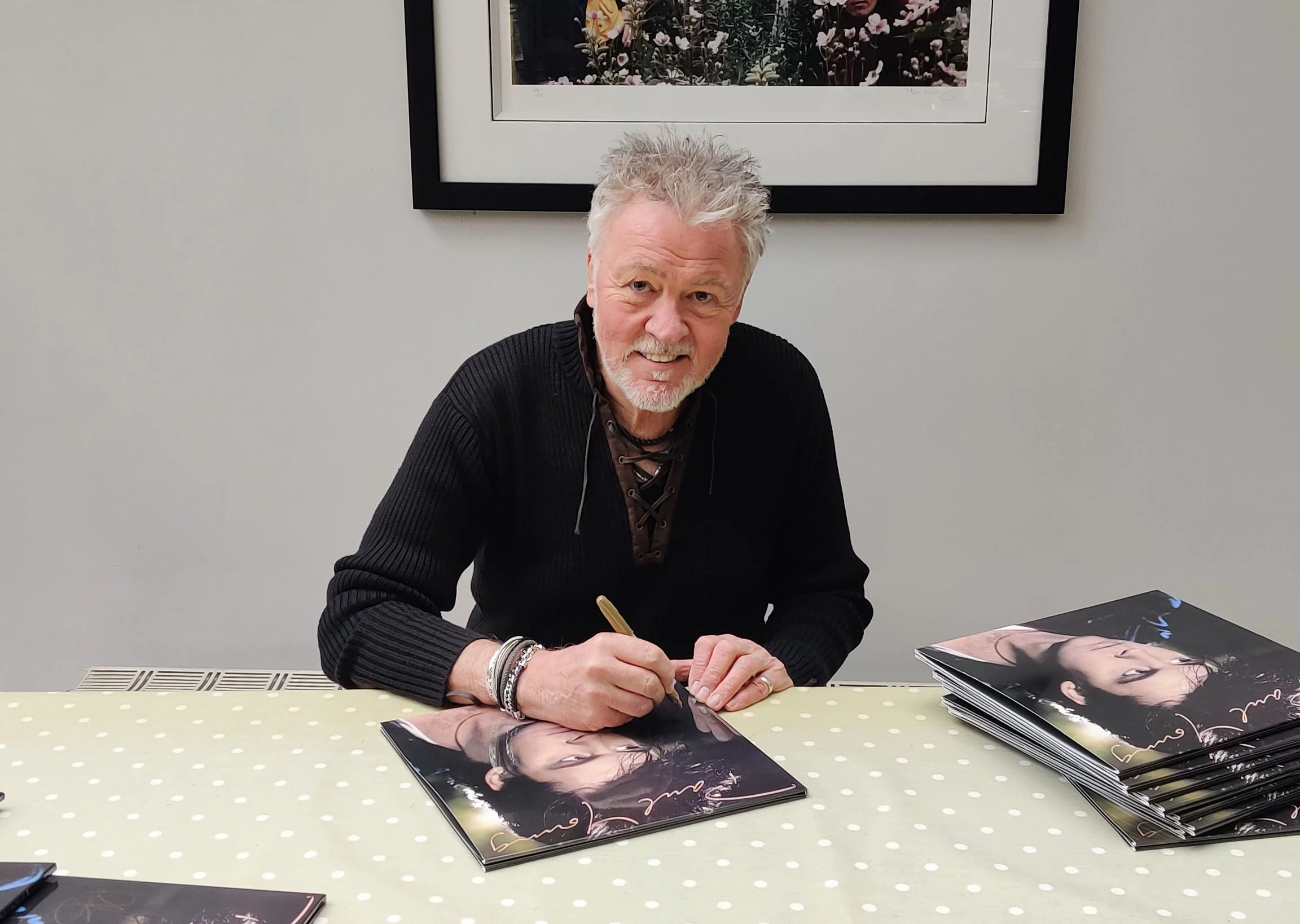 Paul Young / The Secret of Association 2LP gold/black marbled vinyl *SIGNED* by Paul Young - Image 6
